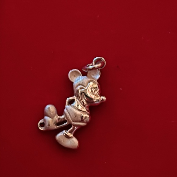 Mickey and Minnie pendants - Picture 9 of 10